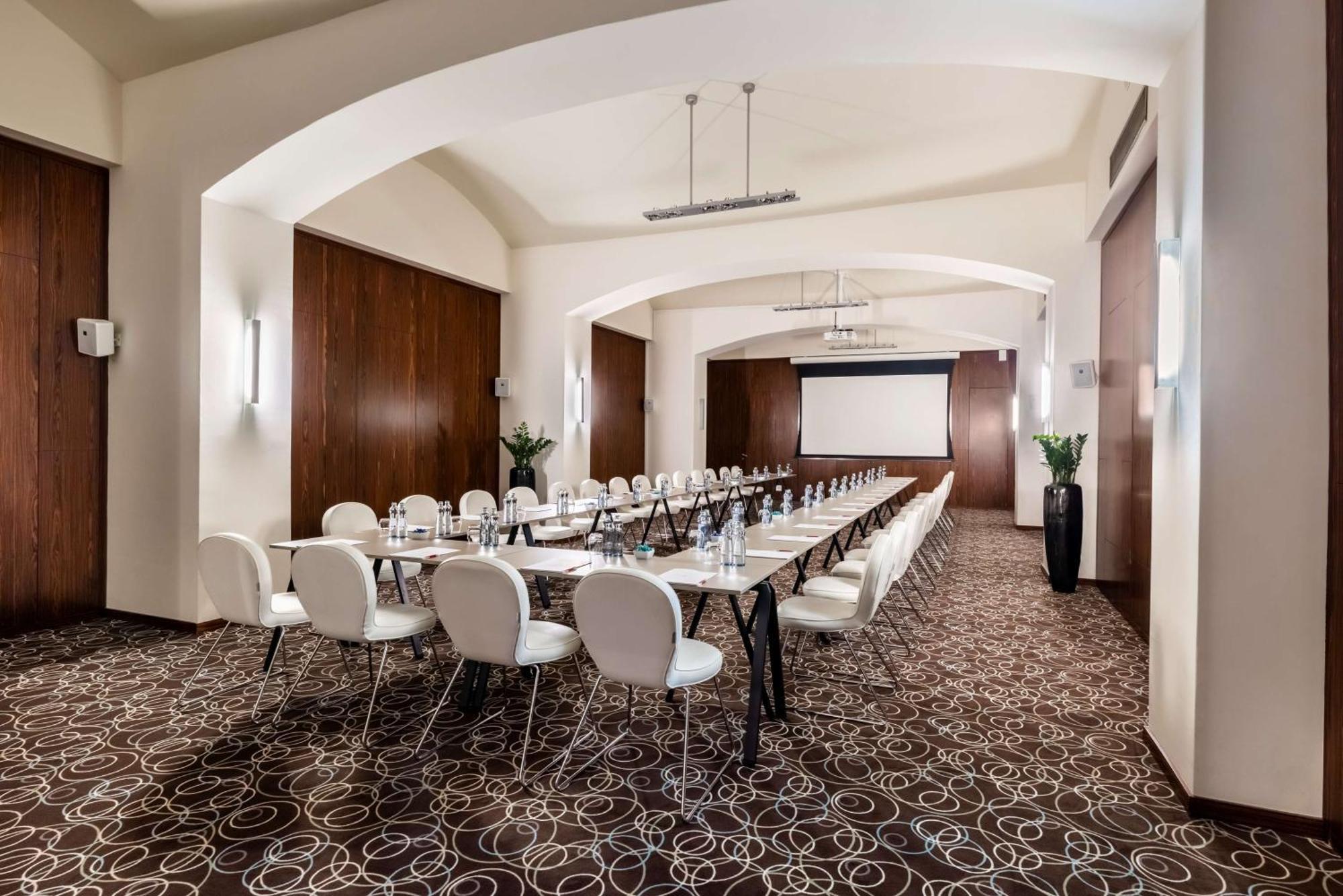 Nh Collection Carlo Iv 5* Praga