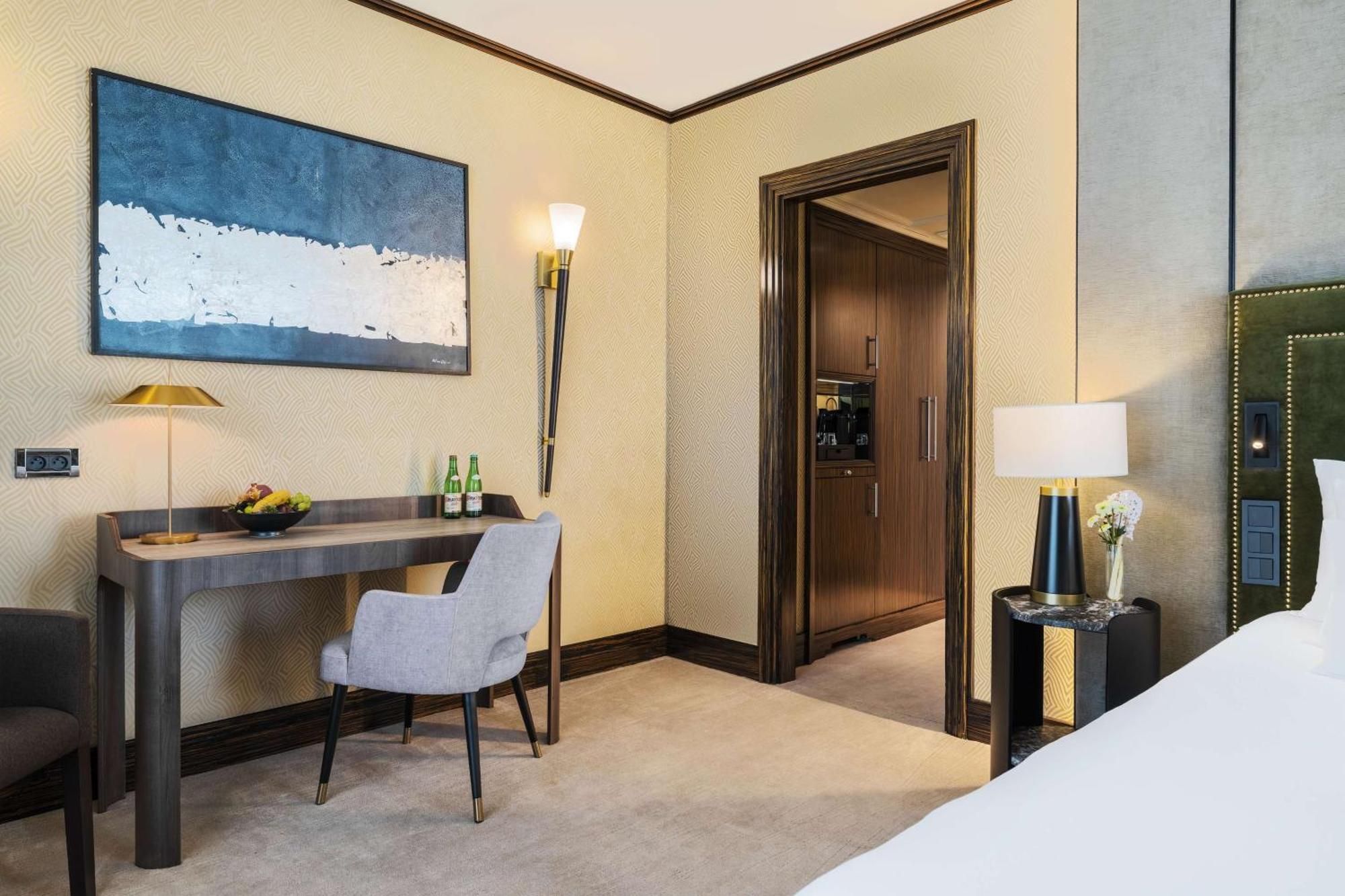 Hotel Nh Collection Carlo Iv