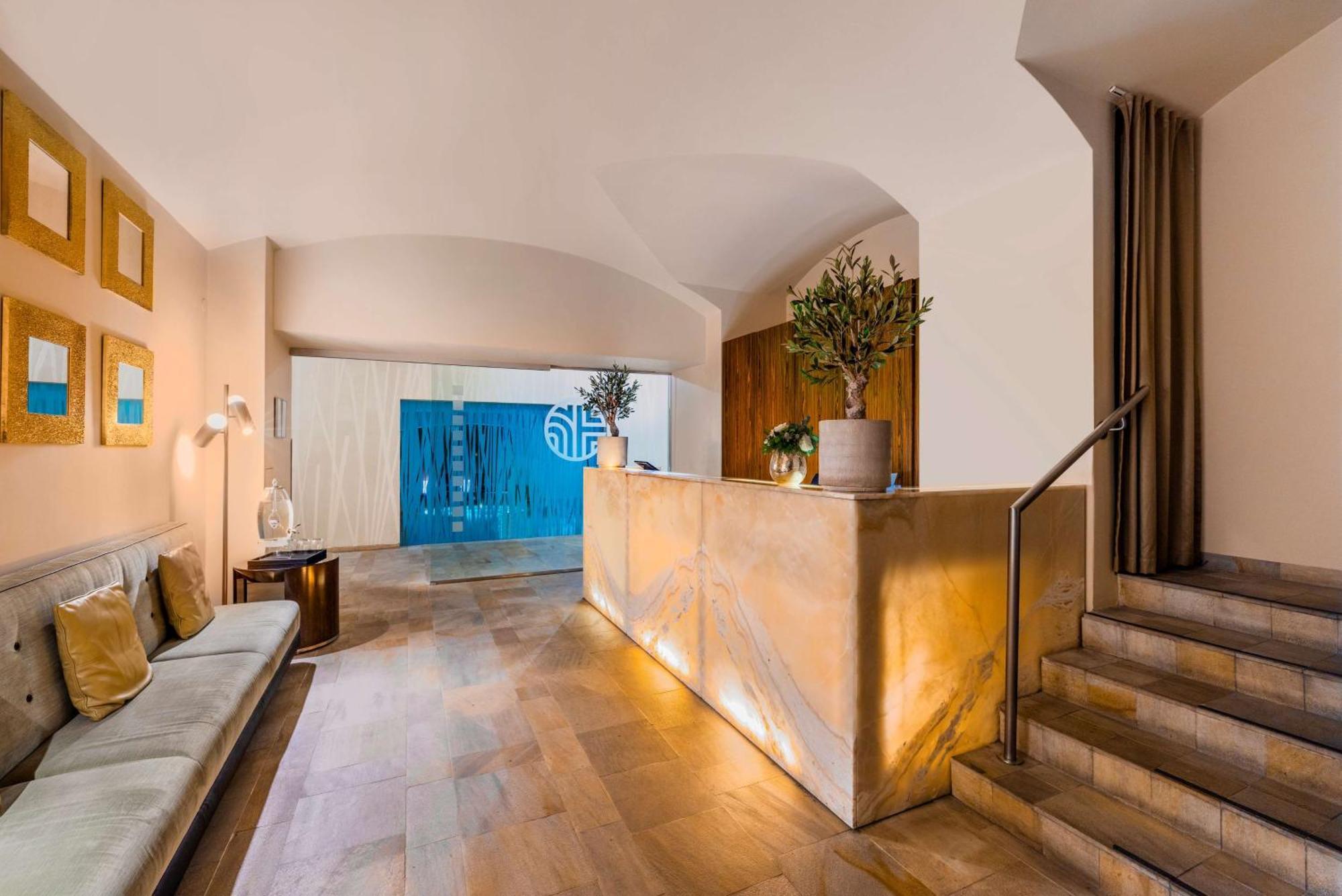 Nh Collection Carlo Iv Hotel